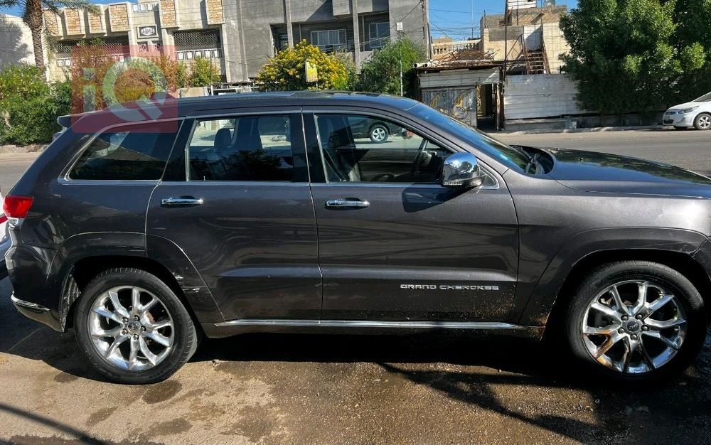 جیپ گراند شیرۆکی